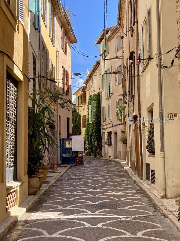 法国- Côte d 'Azur - Antibes -老城区的小街